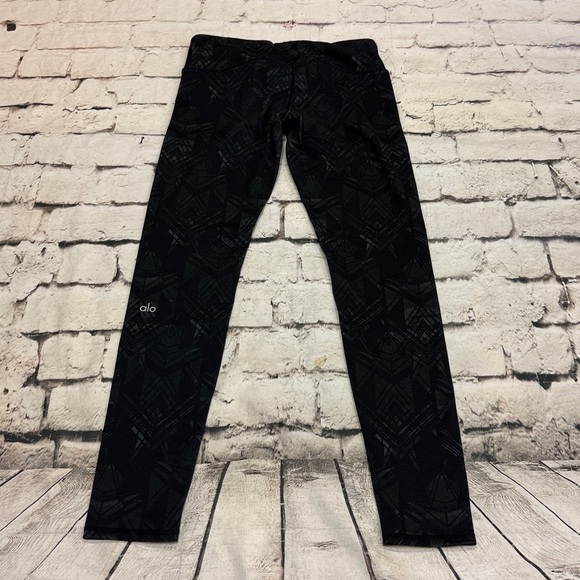 Alo Cropped Leggings Size M - Picture 7 of 10